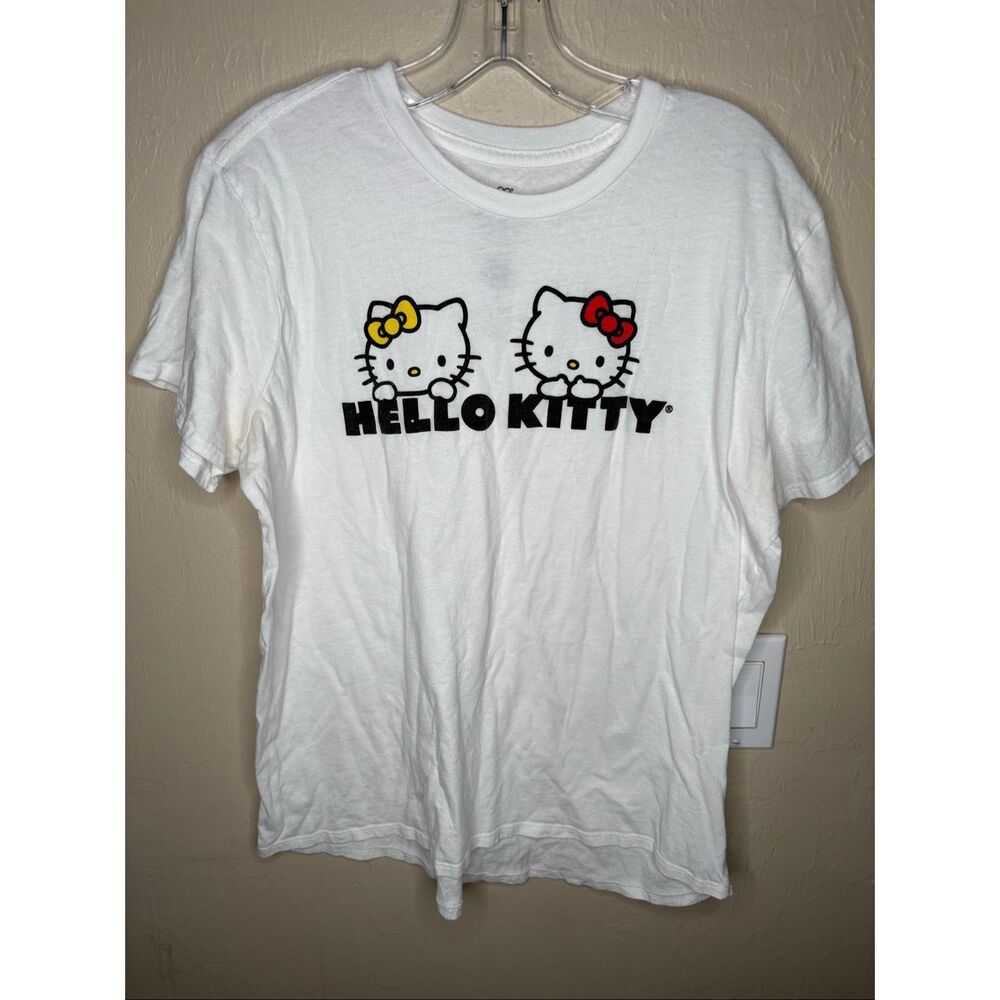 Sanrio Hello Kitty Graphic T-Shirt White Short Sleeve Tee Women's Medium-125